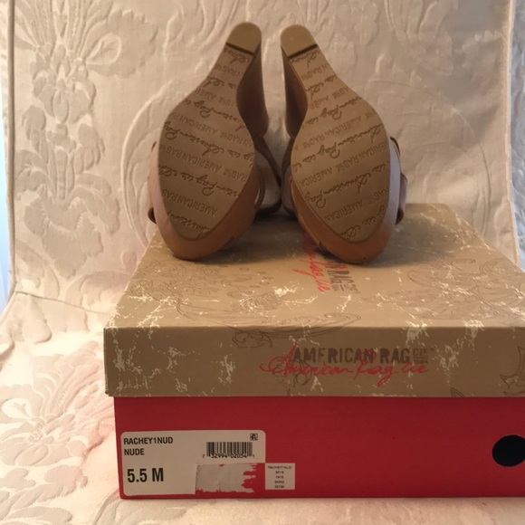 American Rag Tan Sandal Wedges size 5.5 with Strappy Design & Silver Hardware - Picture 3 of 12